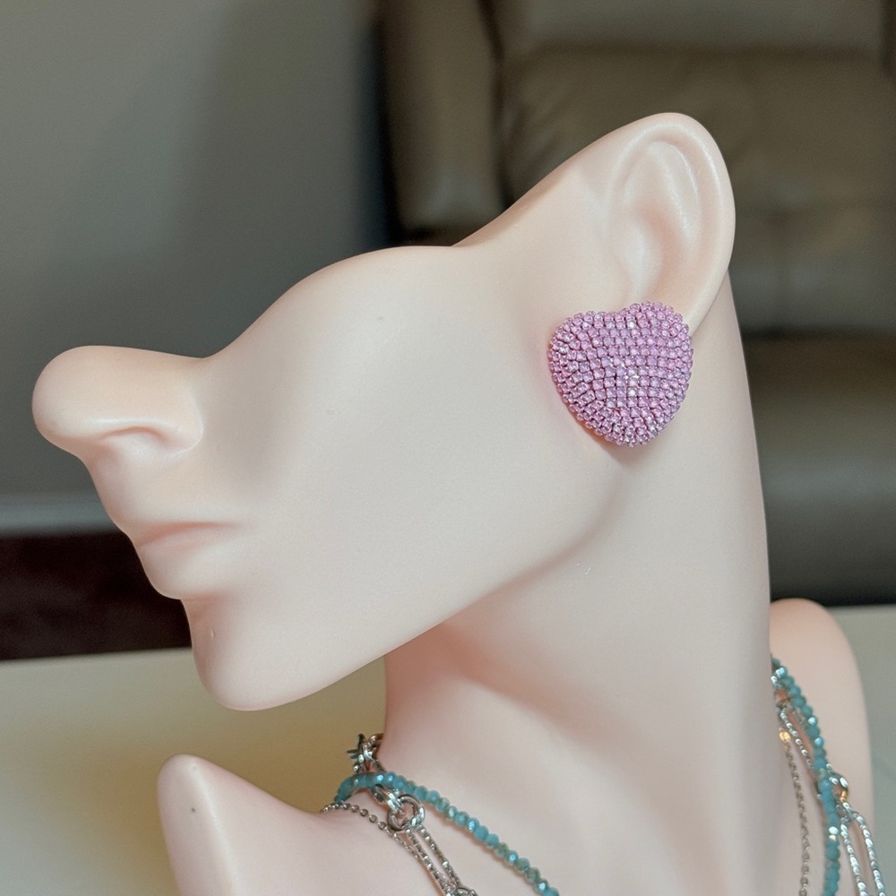 ⚜️ Pink Heart Stud Earrings - Picture 3 of 15